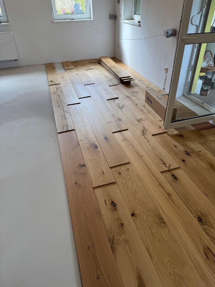 příprava pokládky celoplošným lepením