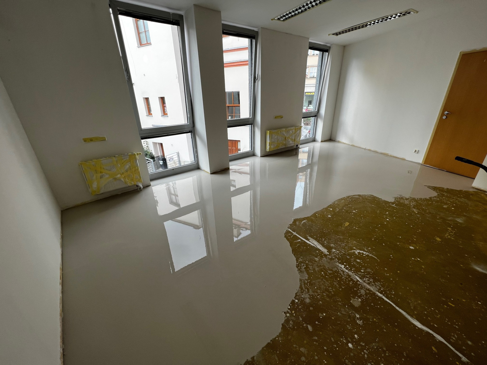 příprava podkladu pod lepený vinyl