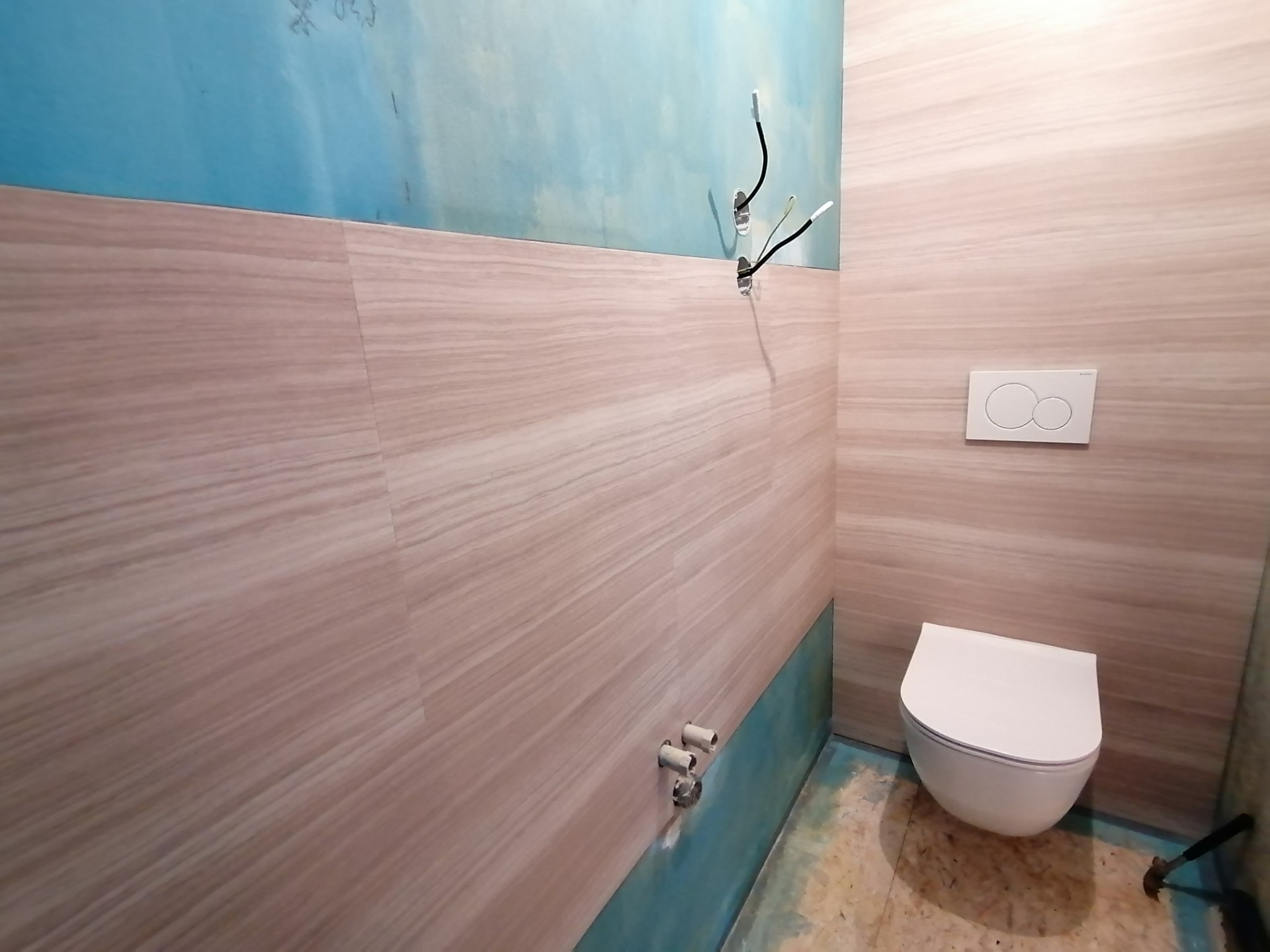 vinylové dílce v koupelně