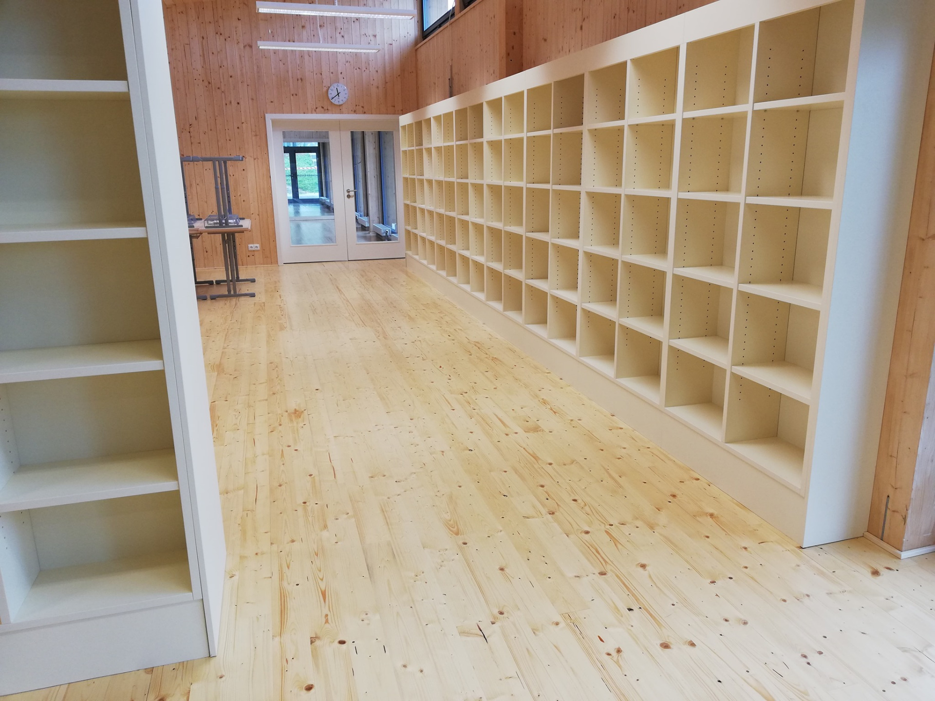 smrková podlaha 250 m2,olej