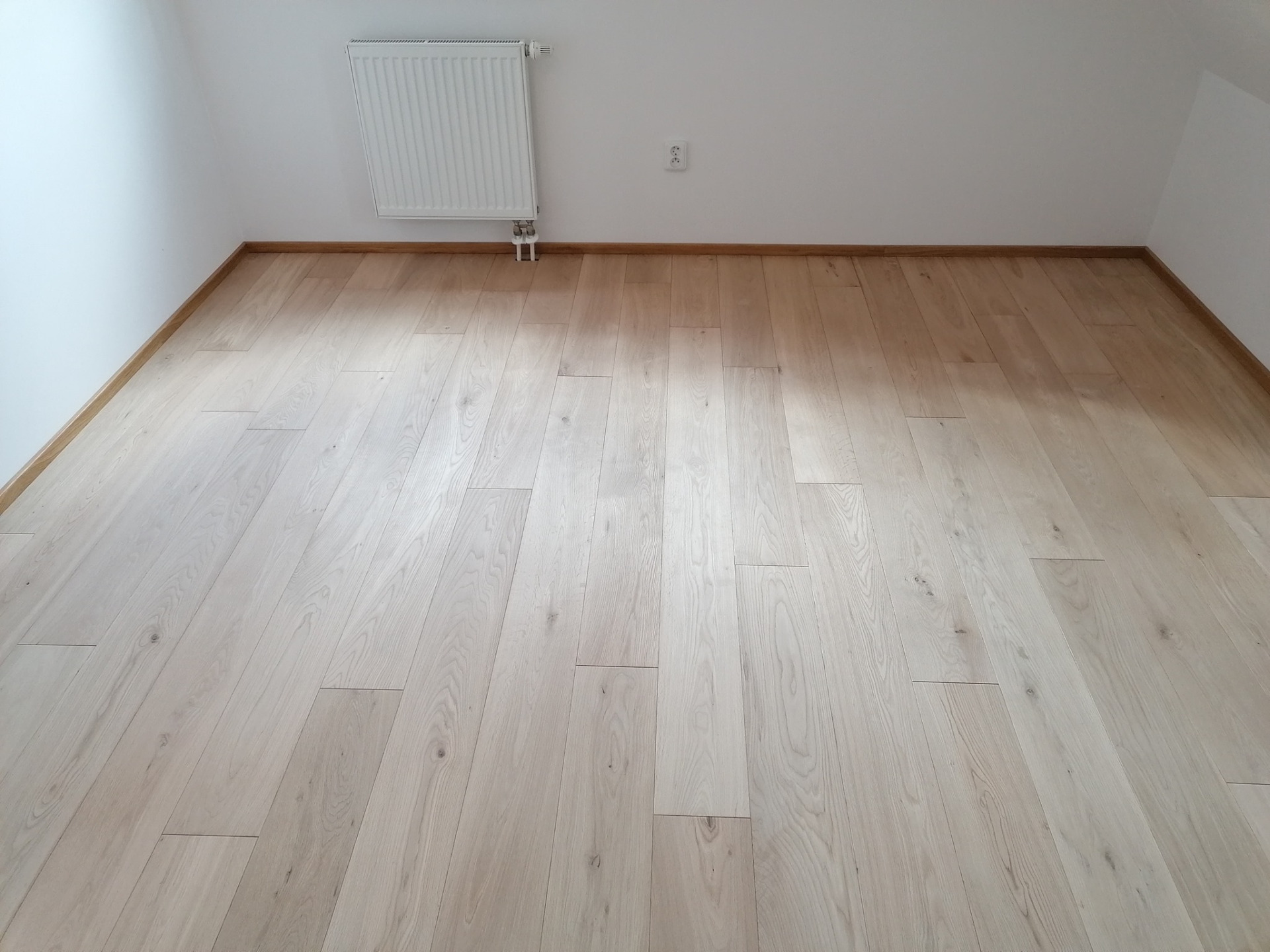 dub prkno 170 mm bez povrchu