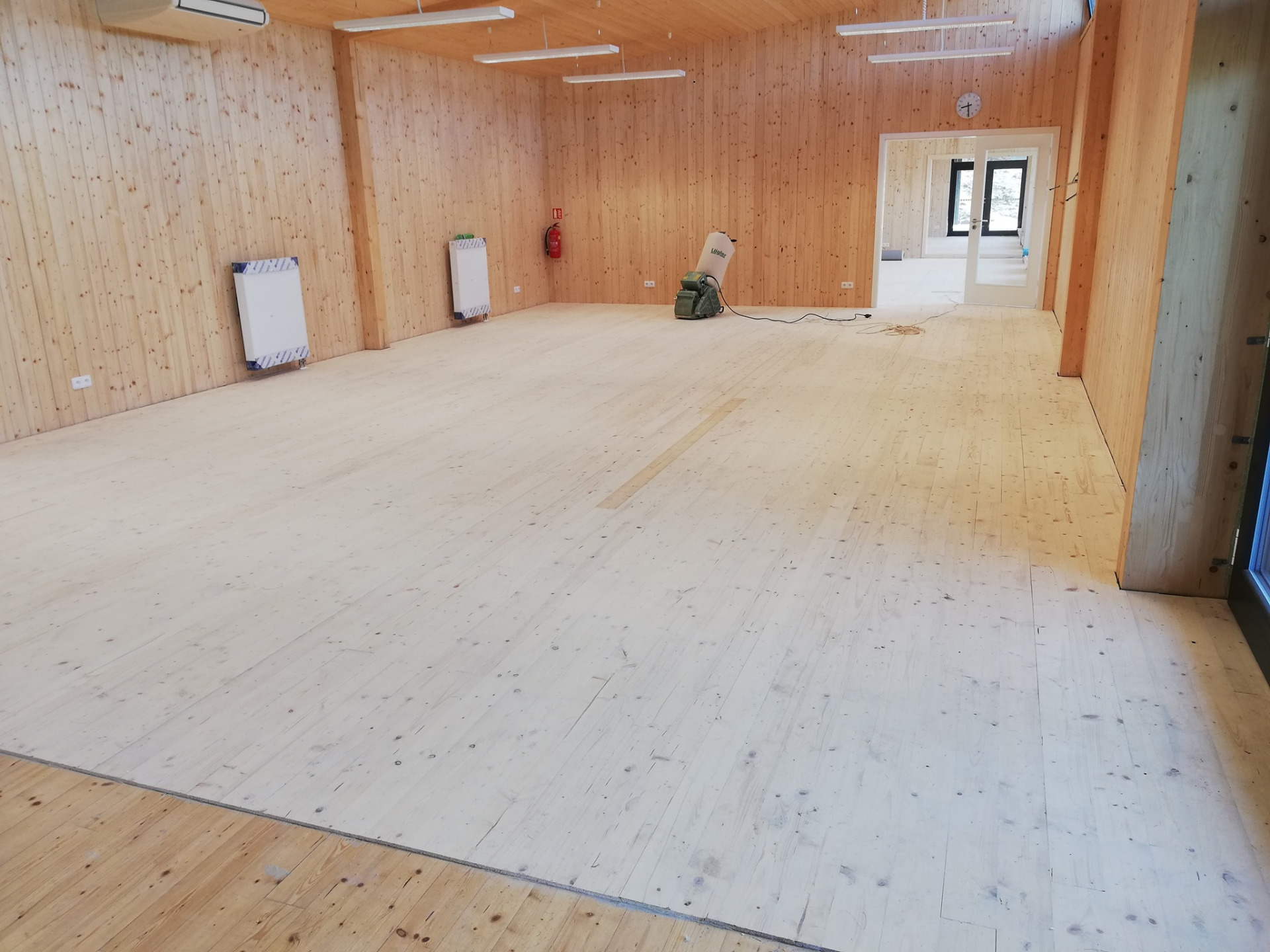 Smrková masivní podlaha